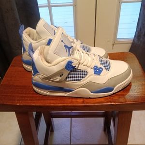 Air Jordan 4 Retro